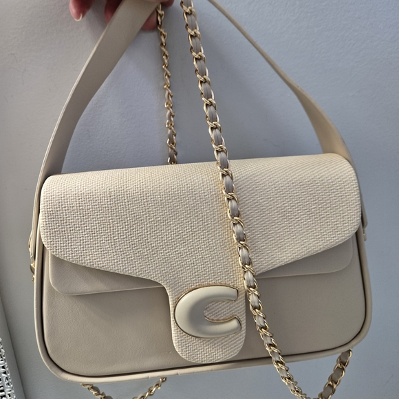 Handbags - Elegant Cream Shoulder Bag with Gold Chain